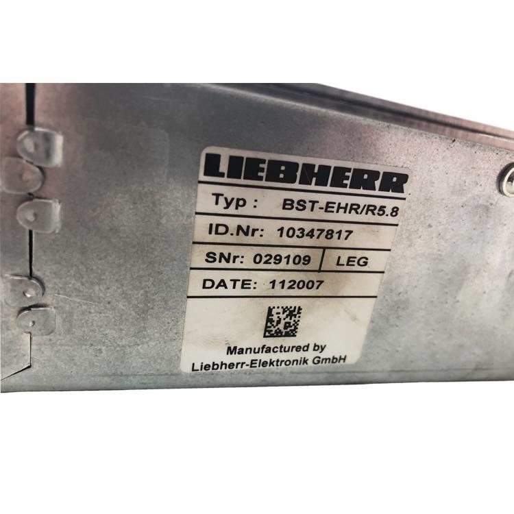 Liebherr R 924 C 電子機器