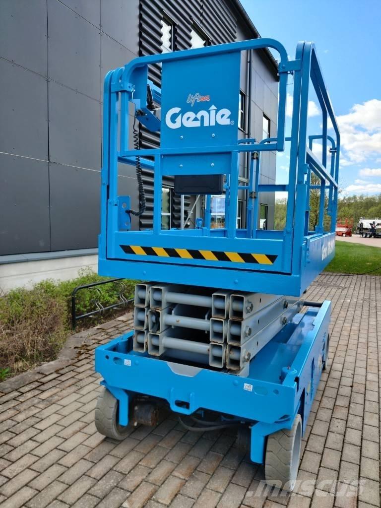 Genie GS 2646 垂直昇降型リフト