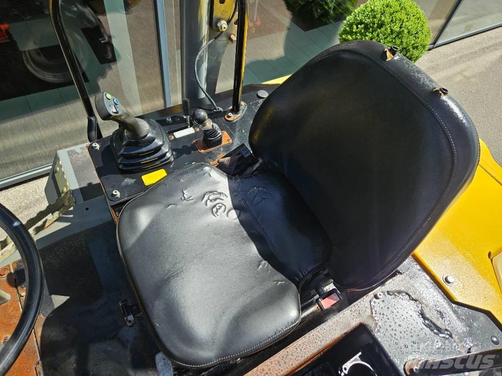 Wacker Neuson dw60 サイト　ダンプ