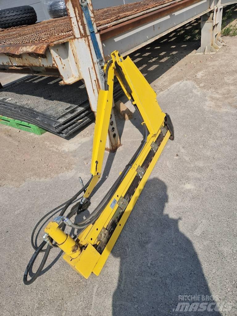New Holland CX 8090 コンバイン