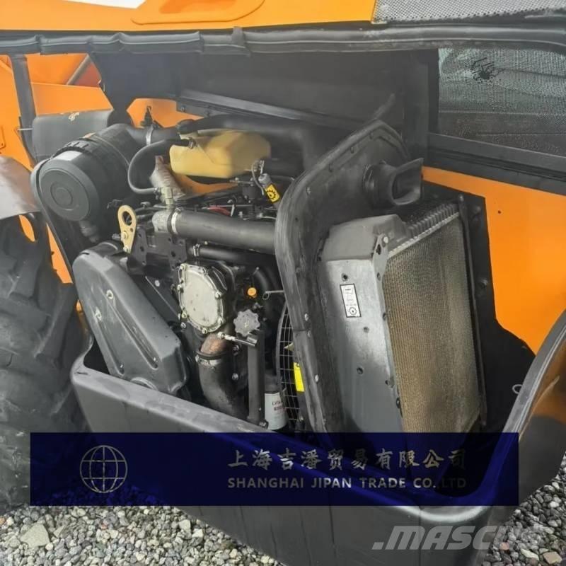 JCB 535-95 テレスコーピックハンドラー