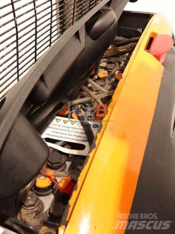 Still EXV 10 自走式スタッカー