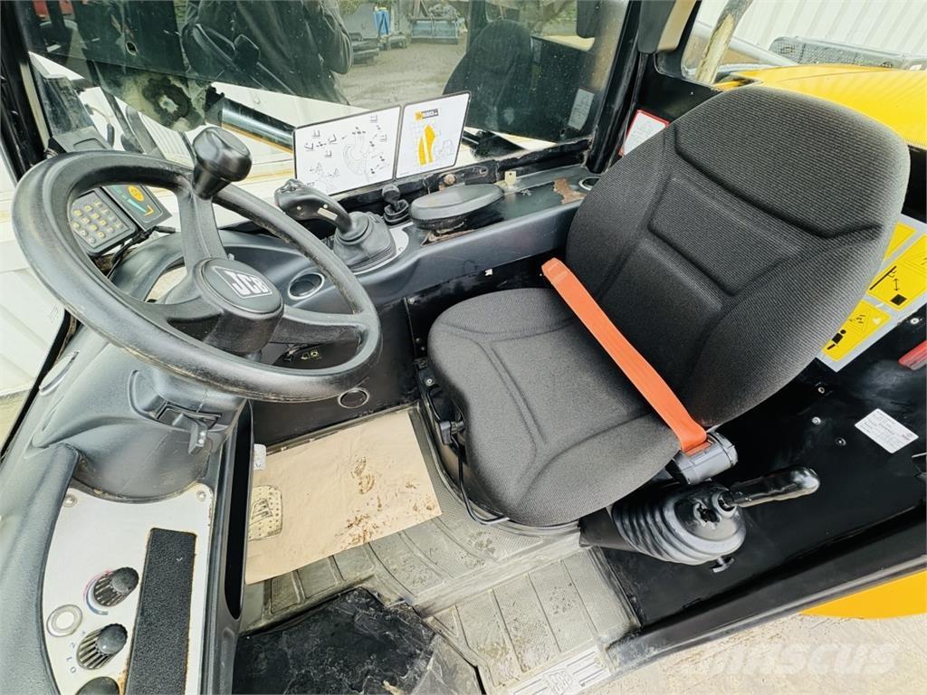 JCB 520-40 テレスコーピックハンドラー
