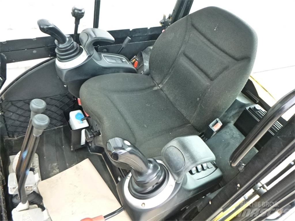 JCB 8026CTS ミニ油圧ショベル 7t以下（ミニユンボ・ミニディガー）