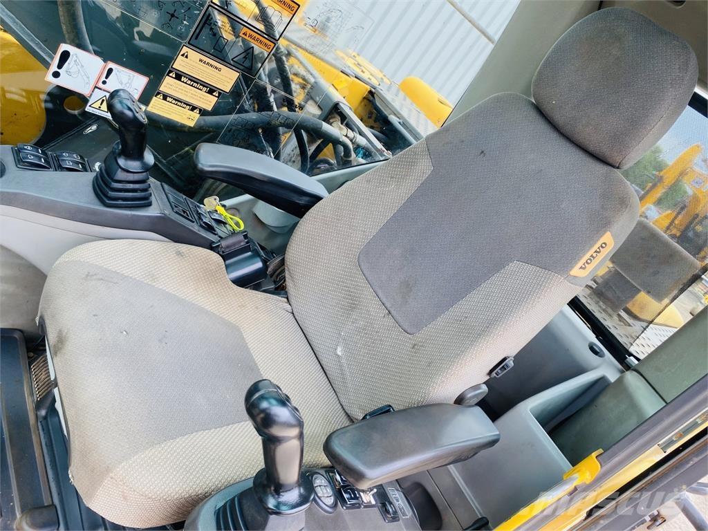 Volvo EC210CL 大型油圧ショベル12t以上（パワーショベル・ユンボ）