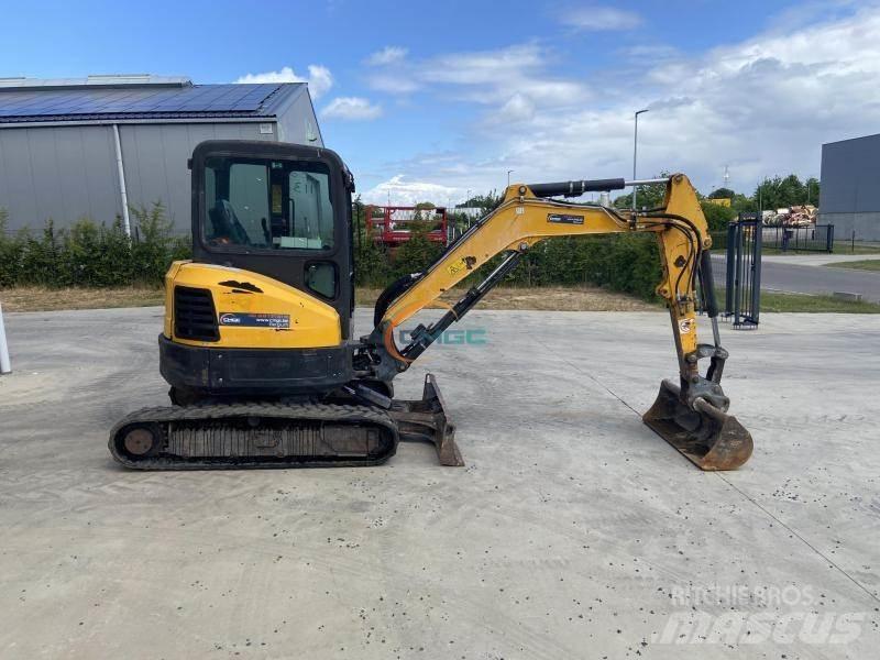 Bobcat E 35 ホイール式油圧ショベル（パワーショベル・ユンボ・バックホー）
