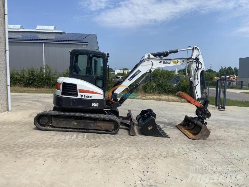 Bobcat E 50 ホイール式油圧ショベル（パワーショベル・ユンボ・バックホー）