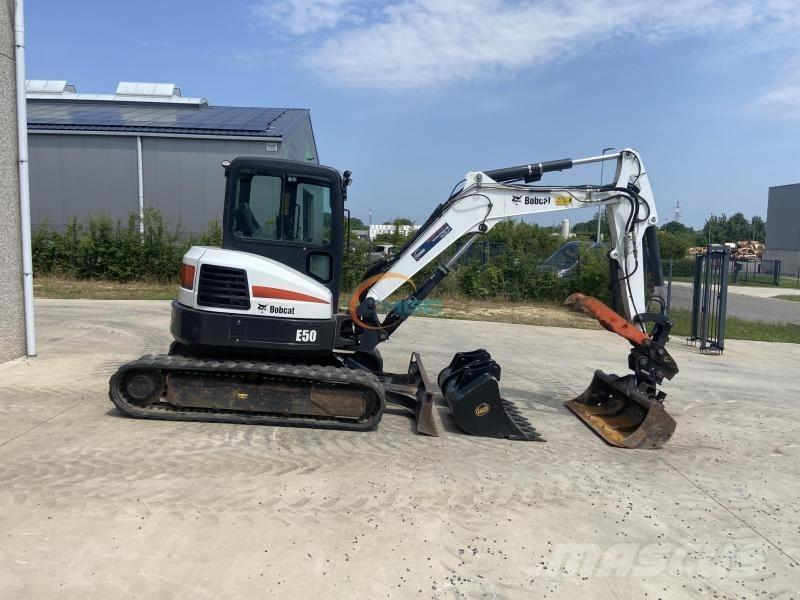 Bobcat E 50 ホイール式油圧ショベル（パワーショベル・ユンボ・バックホー）