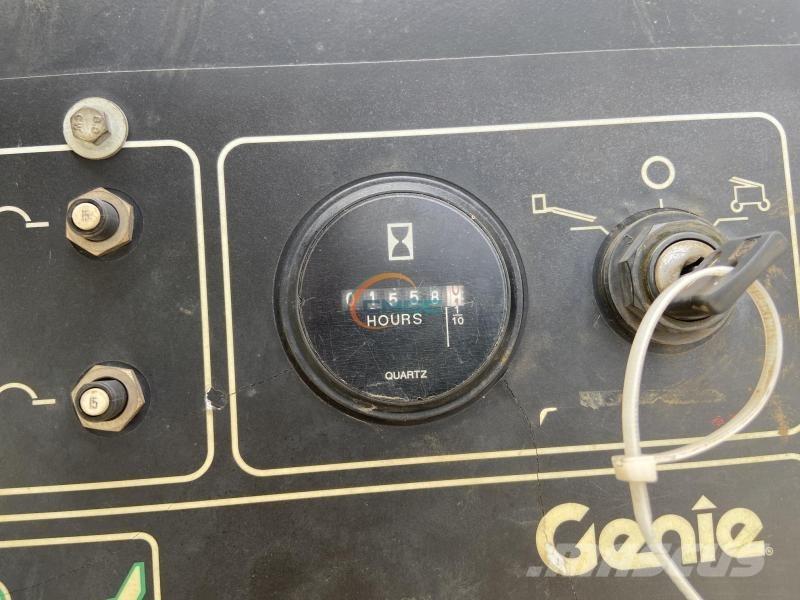 Genie Z51/30J ブームリフト　屈伸型