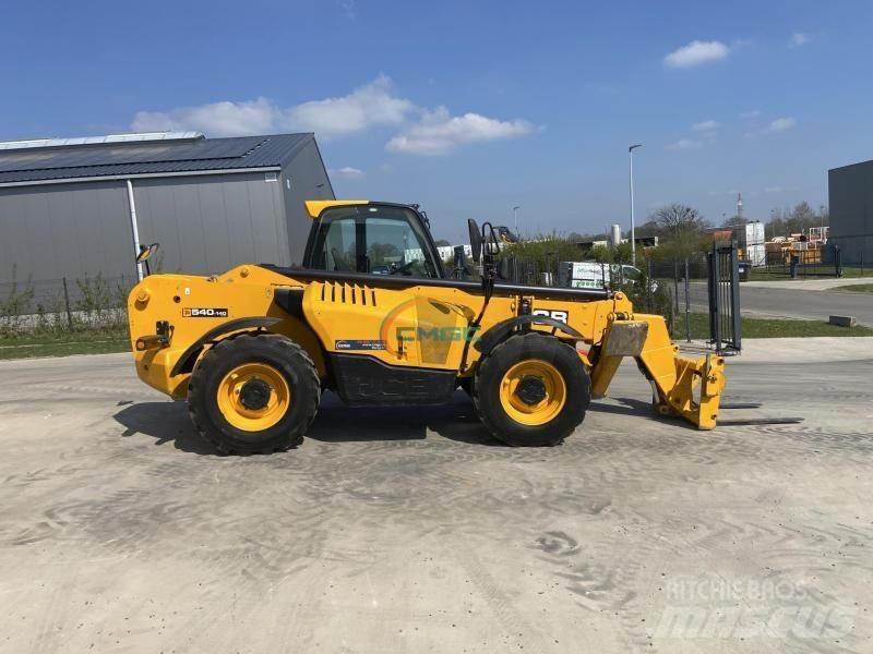 JCB 540-140 テレスコーピックハンドラー