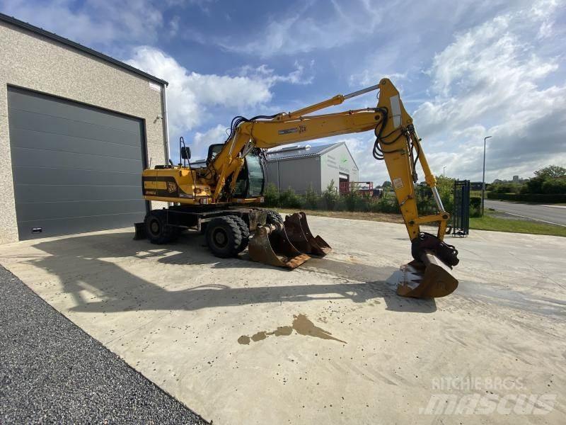 JCB JS145W ホイール式油圧ショベル（パワーショベル・ユンボ・バックホー）