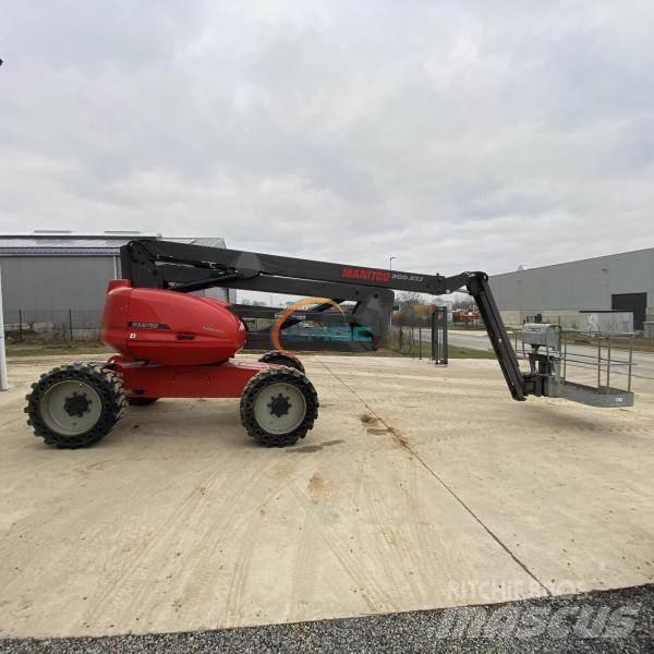 Manitou 200 ATJ ブームリフト　屈伸型