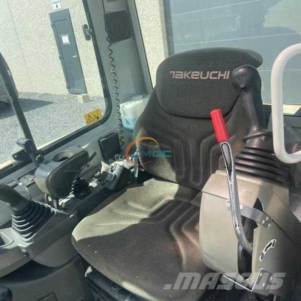 Takeuchi TB225 ホイール式油圧ショベル（パワーショベル・ユンボ・バックホー）