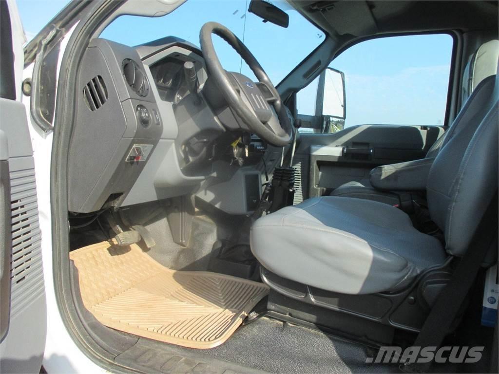Ford F750 アームロール