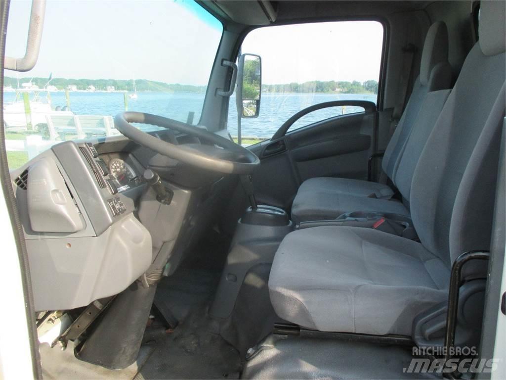Isuzu NRR 冷凍冷蔵車