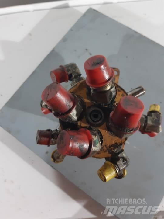 CAT 302.5 油圧機