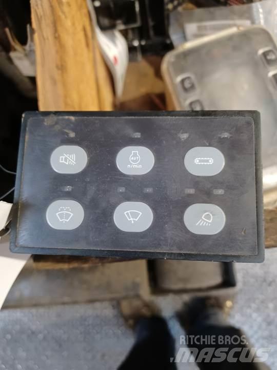 CAT 318C キャビン及び内装