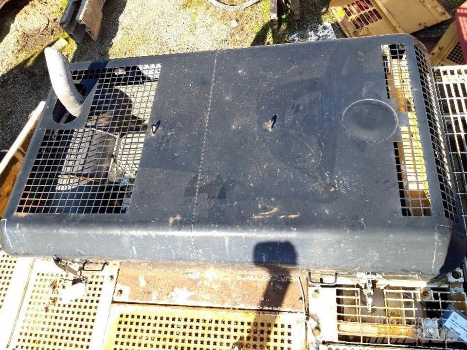 CAT 325LN キャビン及び内装