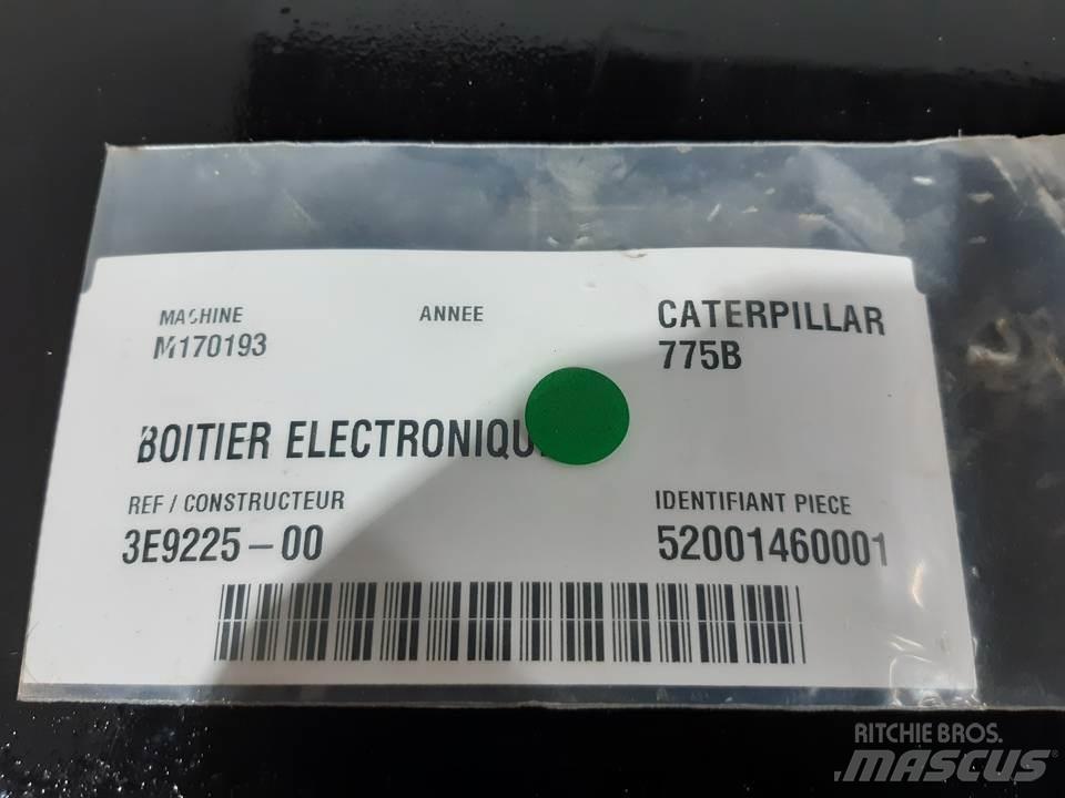 CAT 775B キャビン及び内装