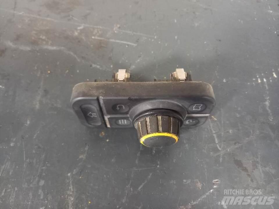 JCB 51R-1 キャビン及び内装