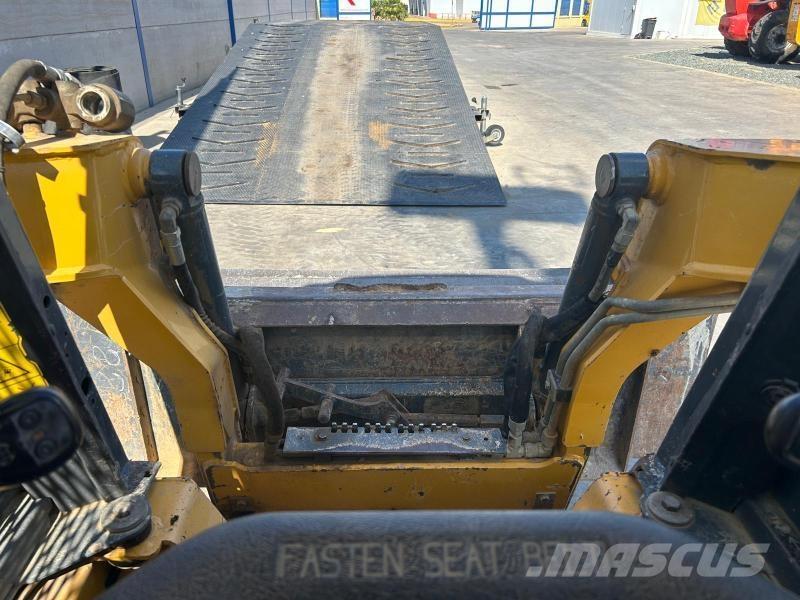 Gehl SR135 ミニローダー