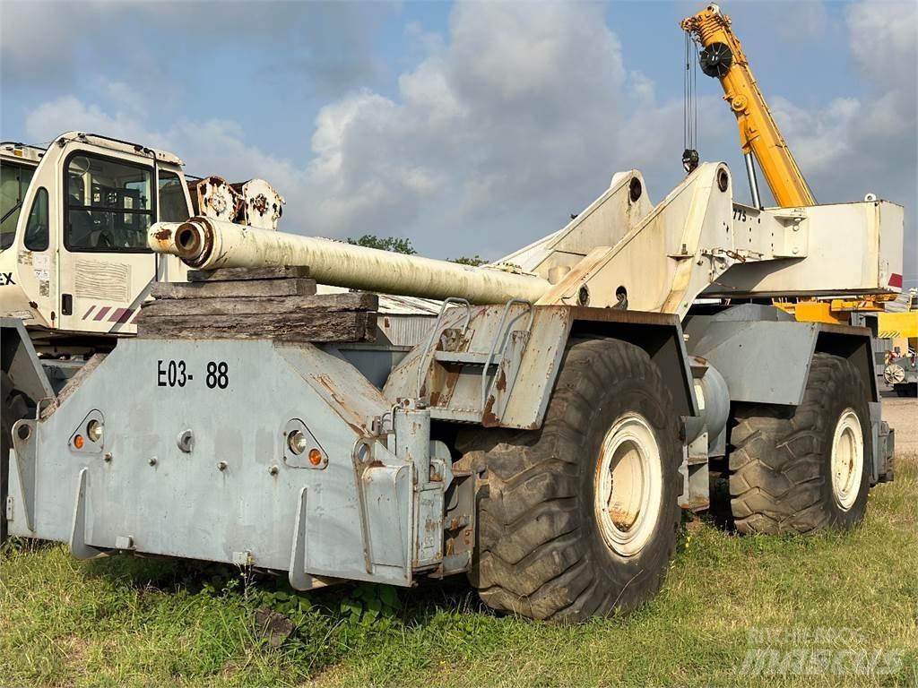Terex RT 775 ラフテレーンクレーン
