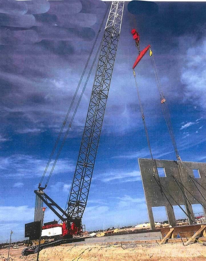 Demag CC 2200 クローラクレーン