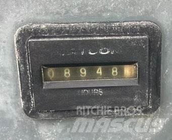 Grove RT9130E-2 ラフテレーンクレーン