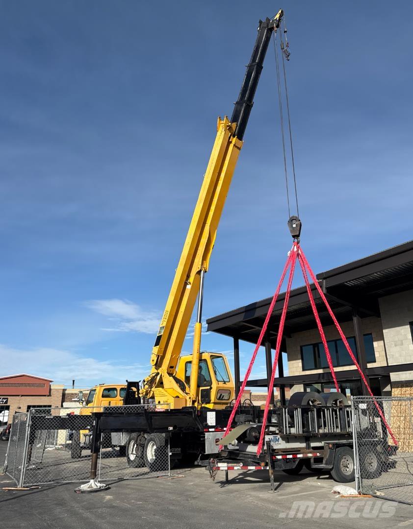 National 1400H クレーントラック、ユニック車