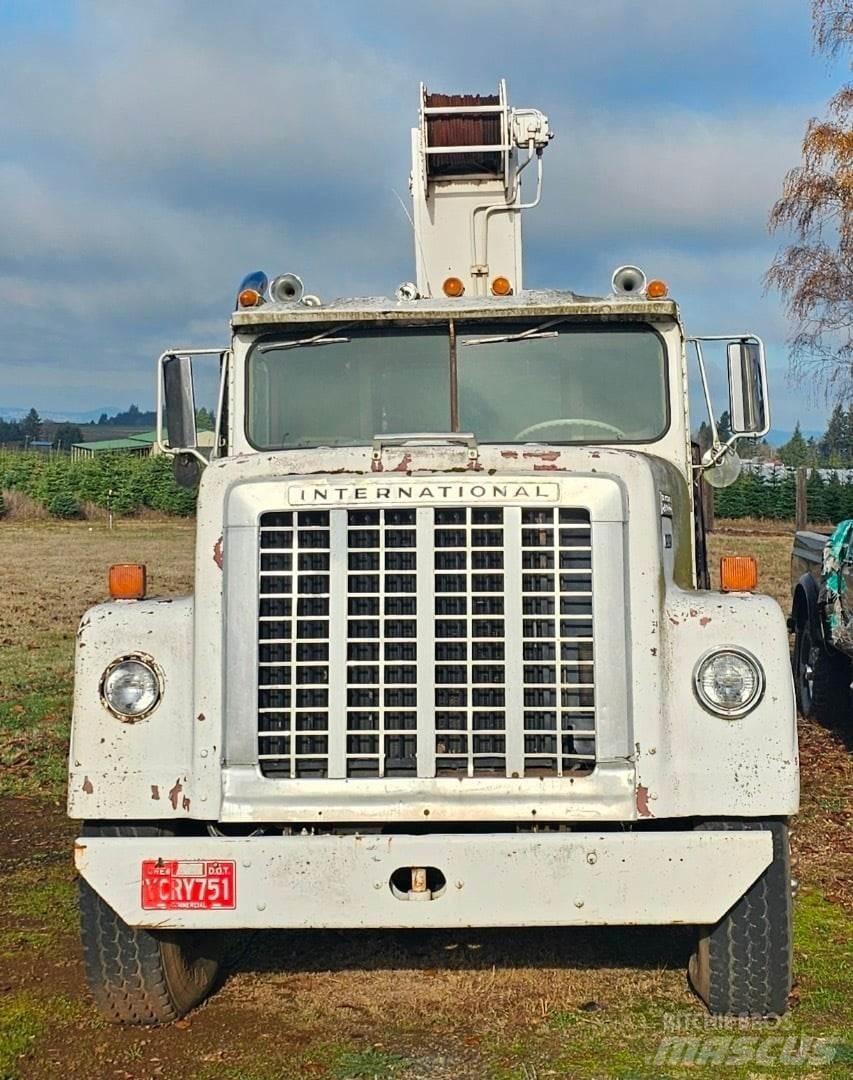  Simon-Ro 145-83 クレーントラック、ユニック車