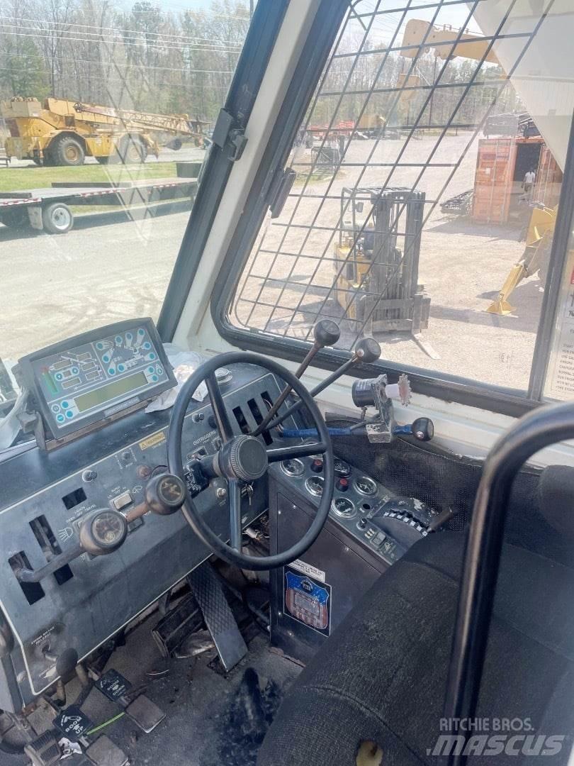 Terex RT 335 ラフテレーンクレーン