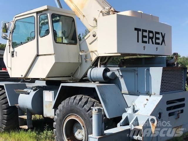 Terex RT230E ラフテレーンクレーン
