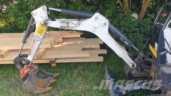 Bobcat E10 Z ミニ油圧ショベル 7t以下（ミニユンボ・ミニディガー）