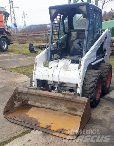 Bobcat S130 スキッドステアローダー