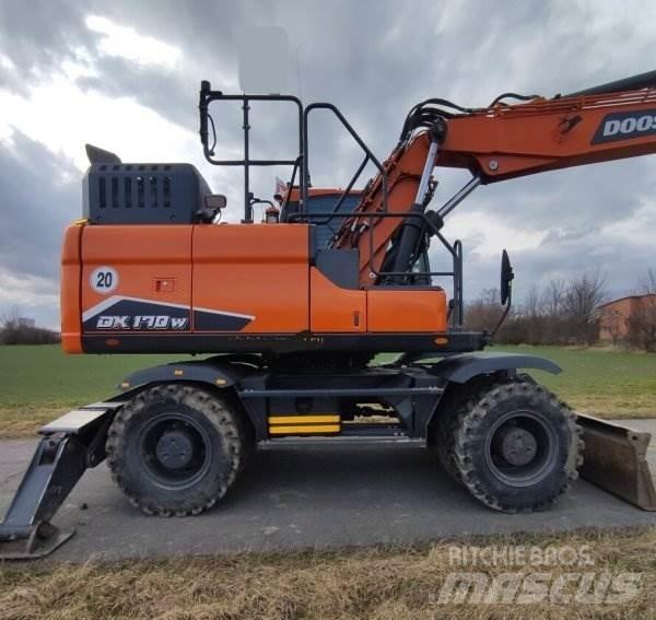 Doosan DX 170 W-7 ホイール式油圧ショベル（パワーショベル・ユンボ・バックホー）