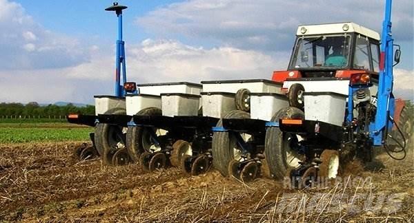  _JINÉ USA) Kinze - 3000 トラクター