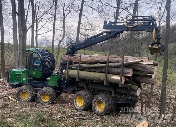 John Deere 1010 E ハーベスター