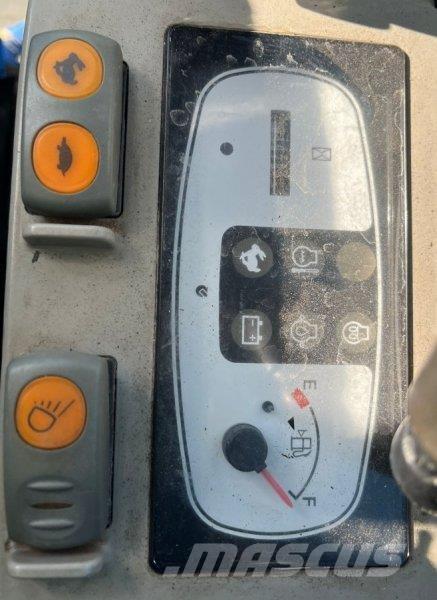 Komatsu PC 16 R-3HS ミニ油圧ショベル 7t以下（ミニユンボ・ミニディガー）