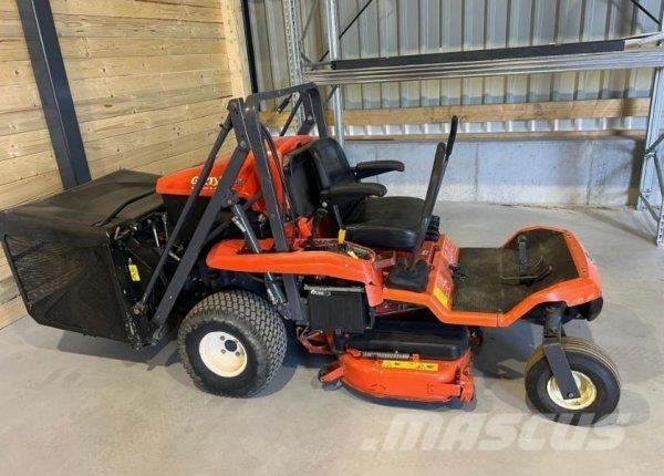Kubota GZD15-II 乗用・自走モア/芝刈り機