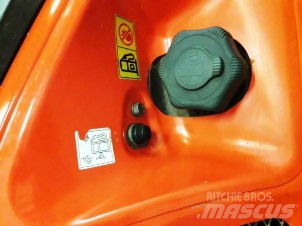 Kubota KX 019-4 ミニ油圧ショベル 7t以下（ミニユンボ・ミニディガー）
