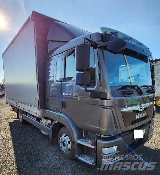 MAN TGL 8.220 平ボディー