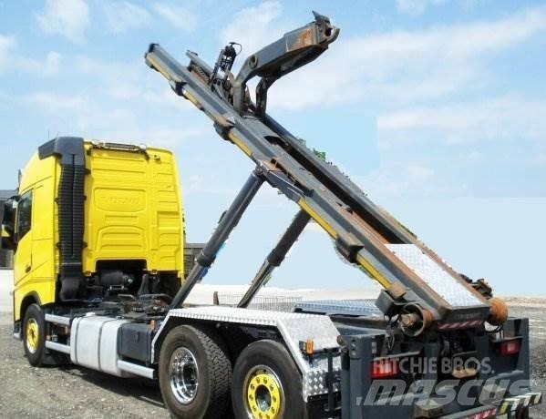 Volvo 500 +Combi-Lift アームロール