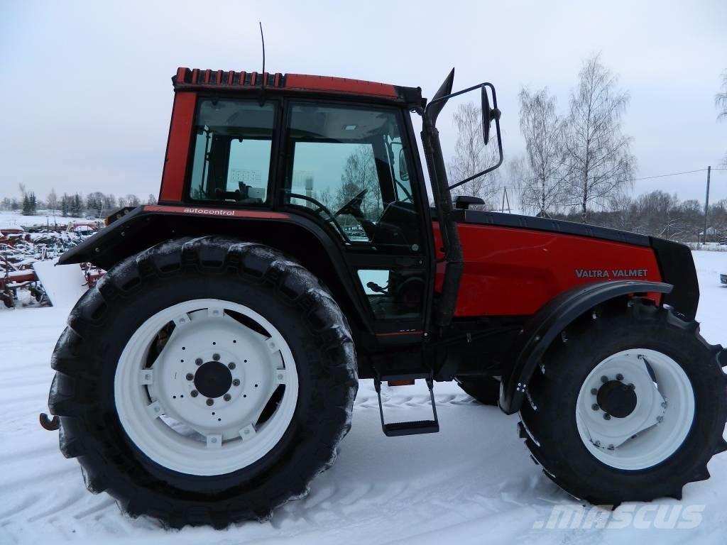 Valtra 8150 トラクター