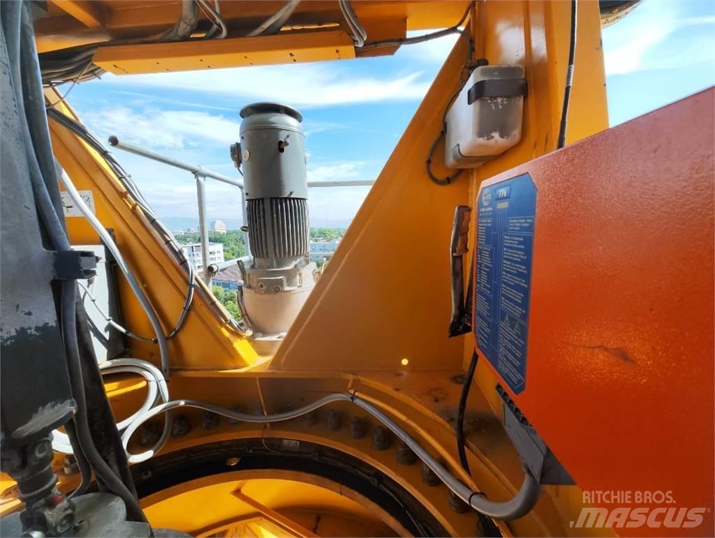 Liebherr 200EC-H タワークレーン