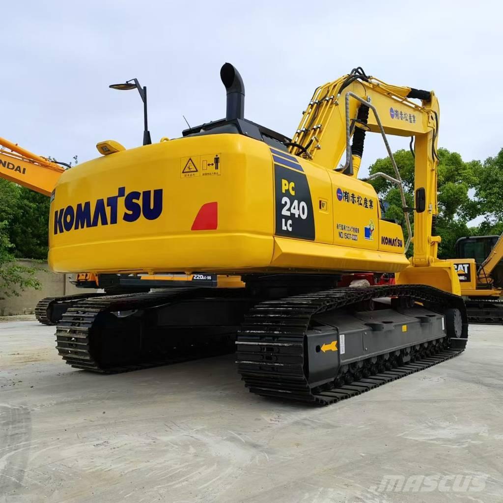Komatsu PC 240-8 中型油圧ショベル 7ｔ-12ｔ（ユンボ・パワーショベル・バックホー）