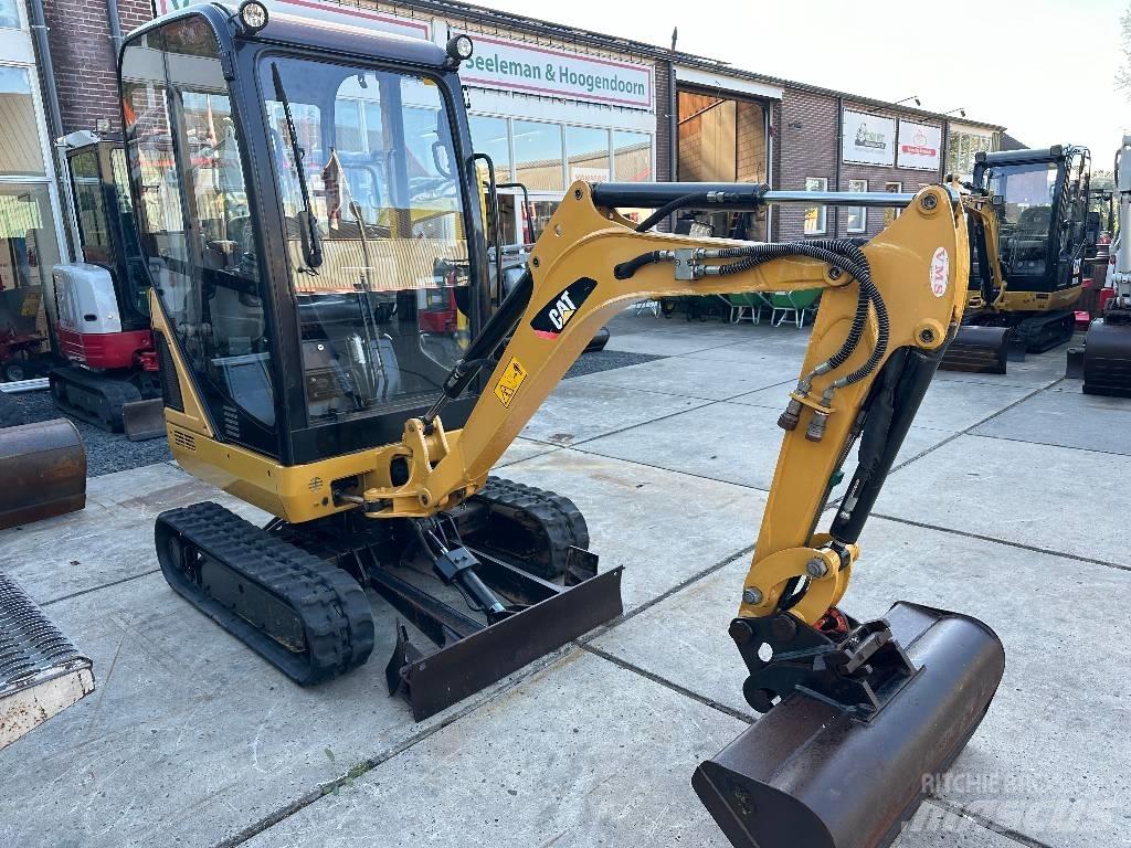 CAT 301.4 C ミニ油圧ショベル 7t以下（ミニユンボ・ミニディガー）