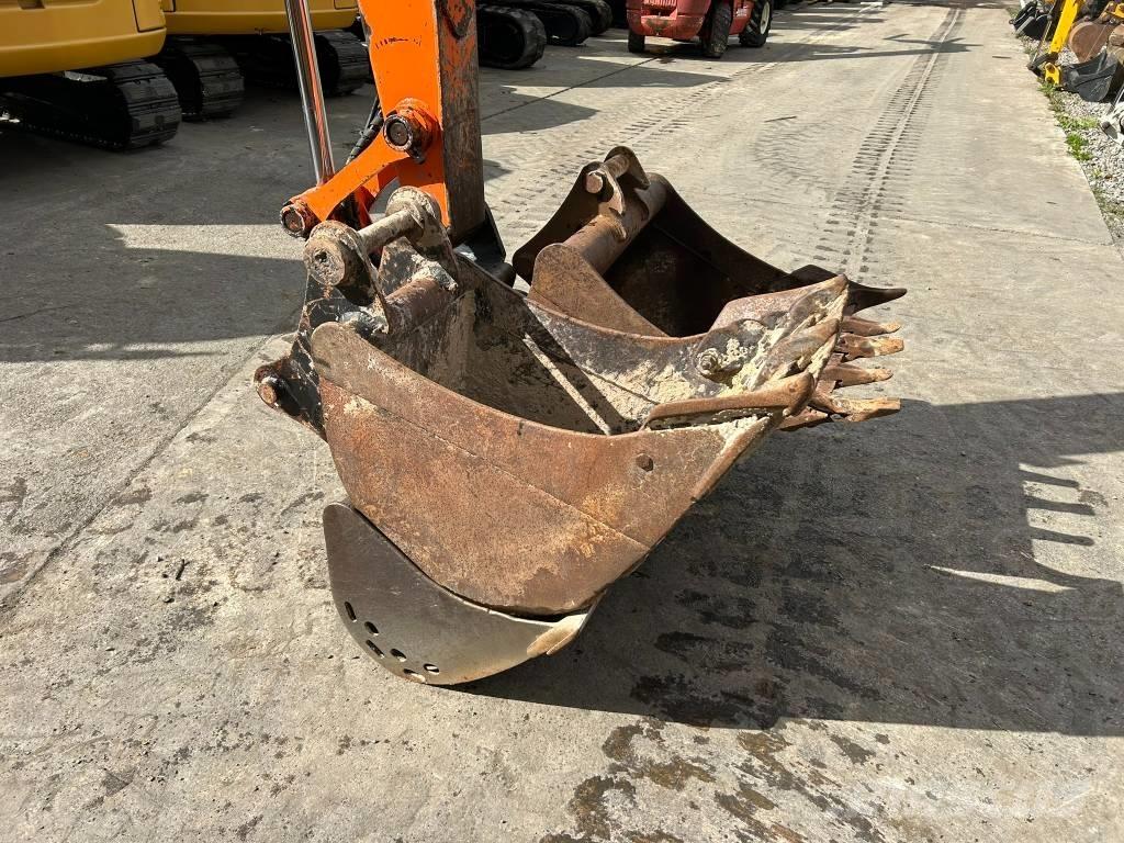 Hitachi ZX 80 SB 中型油圧ショベル 7ｔ-12ｔ（ユンボ・パワーショベル・バックホー）