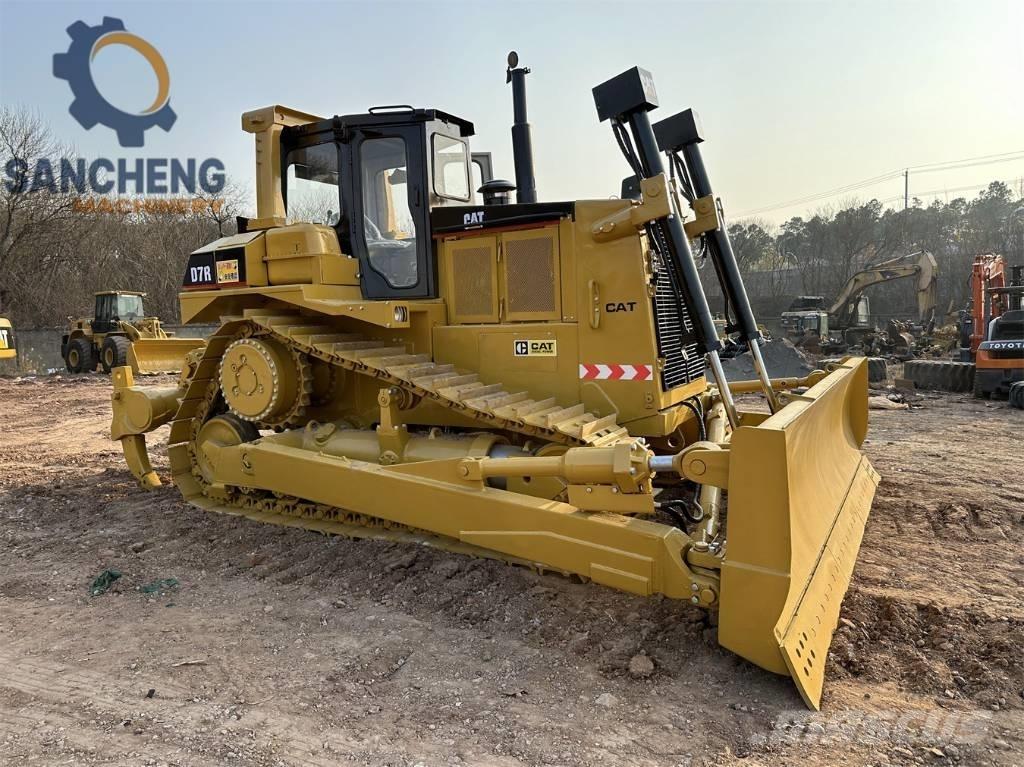 CAT D 7 R ブルドーザー