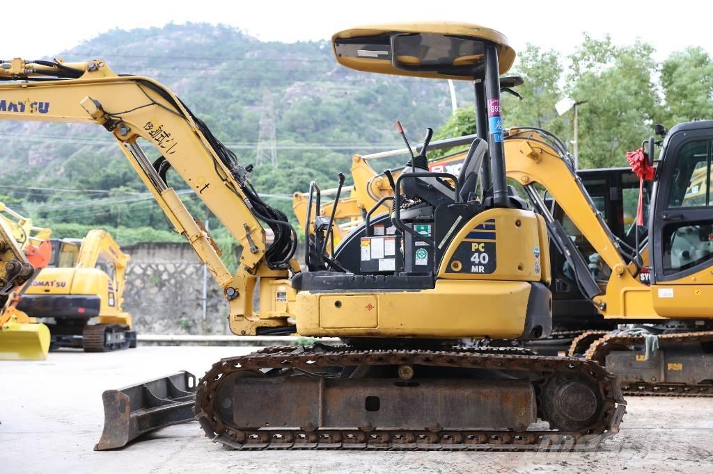 Komatsu PC 40 MR ミニ油圧ショベル 7t以下（ミニユンボ・ミニディガー）
