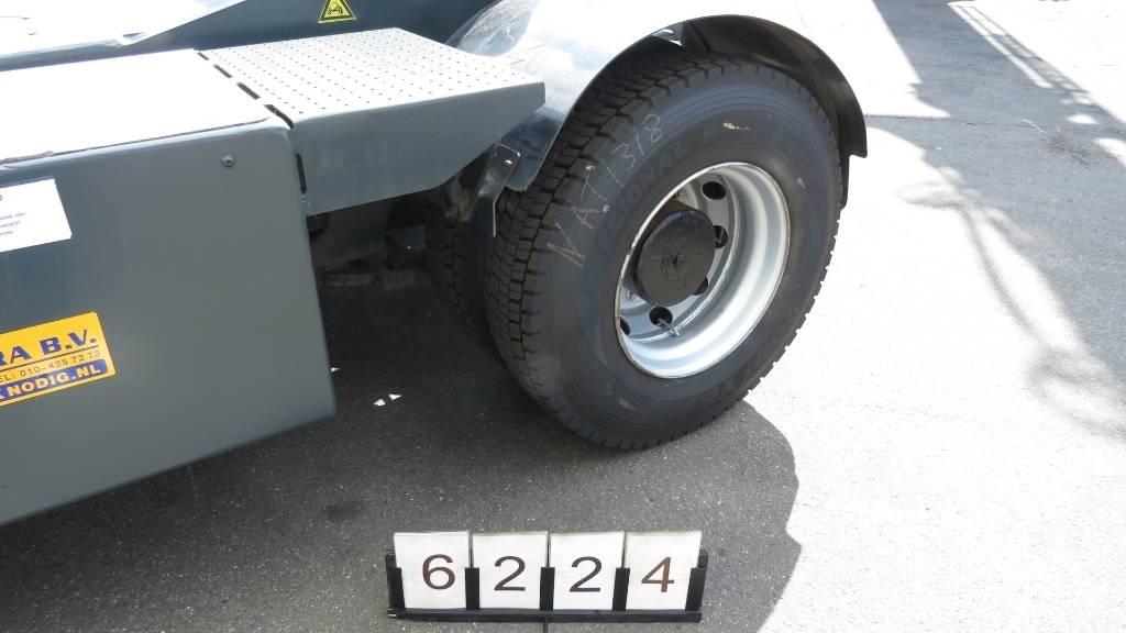 Terberg YT182 ターミナルトラクター